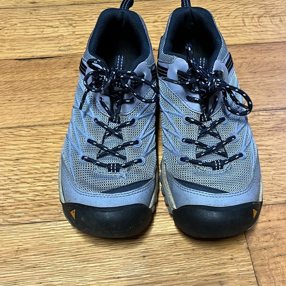 Keen Light Blue Hiking Shoes Size 8.5 Keen Hiking Shoes
Women’s